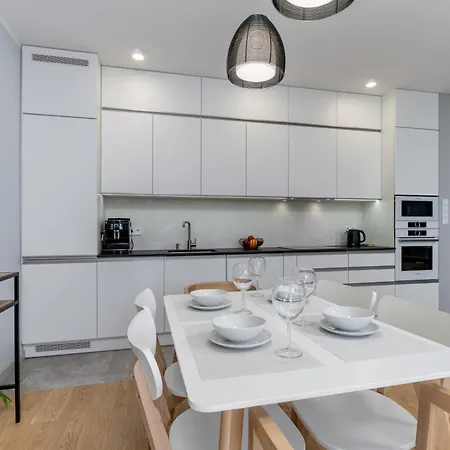 Br12 Premium , Garaz