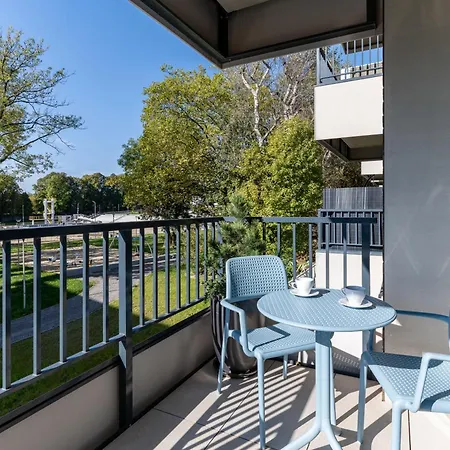 Br12 Premium , Garaz アパート *