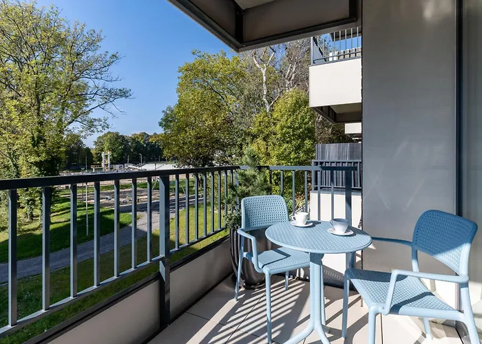 Br12 Premium , Garaz 아파트 *